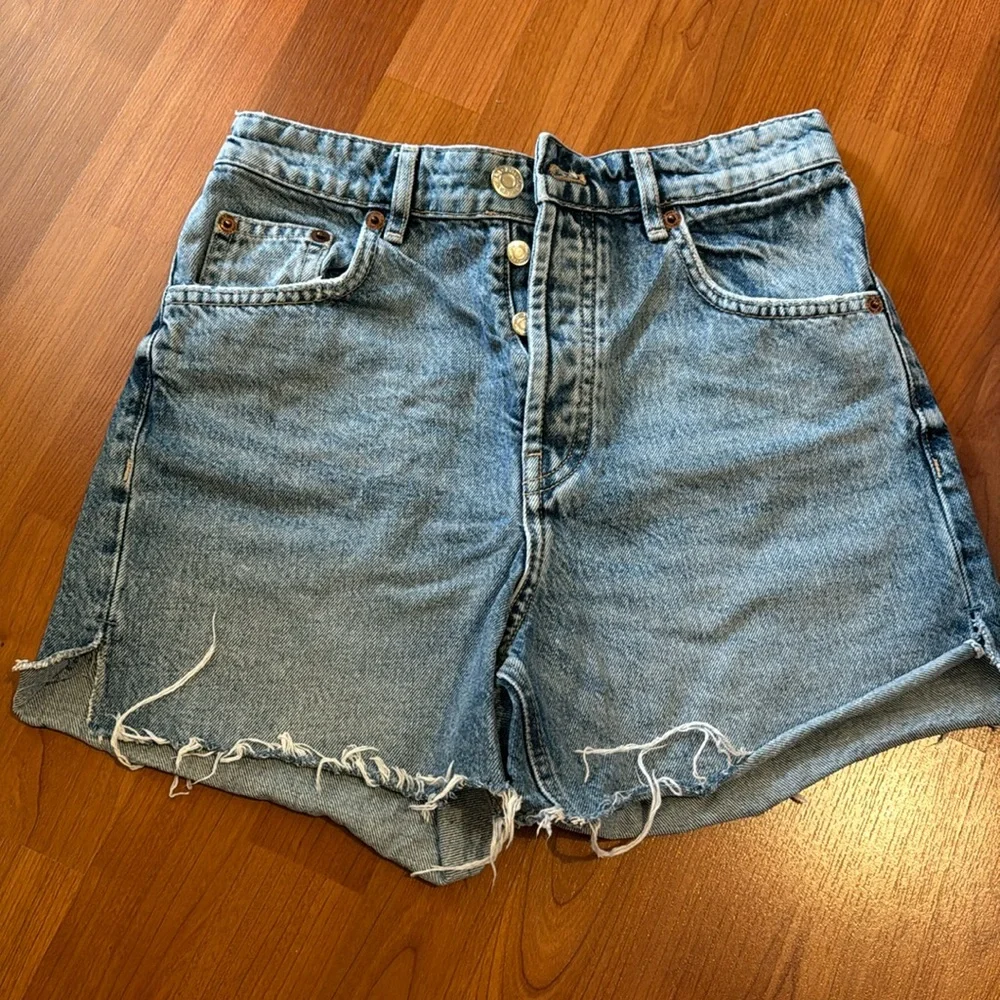 Zara Denim Shorts - Picture 1 of 3